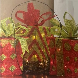 Raz Christmas Lighted Present red green